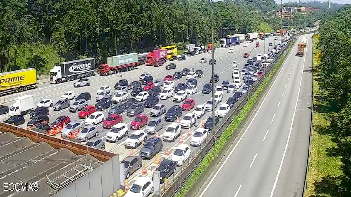 Trânsito na rodovia Anchieta começa no quilômetro 26 e extende até o 40, somando 14 quilômetros. Divulgação/Ecovias