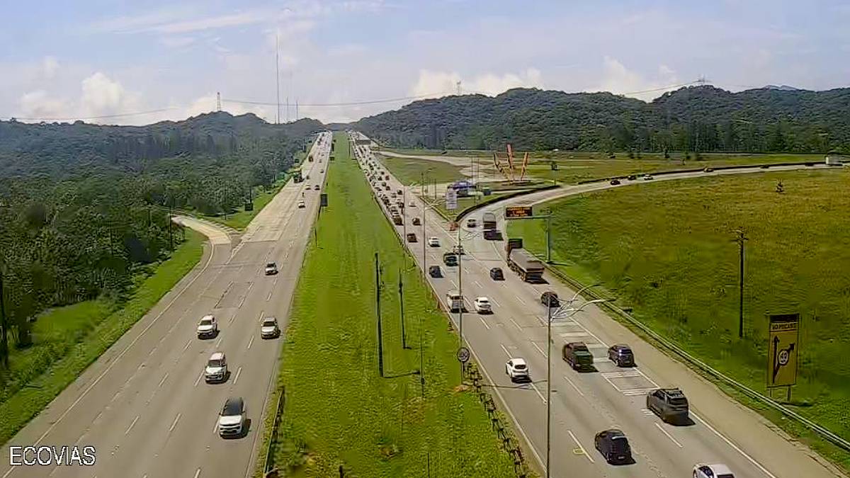 Segundo o boletim da Ecovias Imigrantes, concessionária responsável pela rodovia, para facilitar a descida foi implantada a Operação 7x3. Divulgação/Ecovias