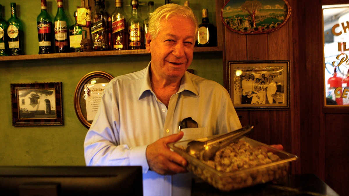 Em entrevista exclusiva à Gazeta, Adolfo Scardovelli Neto, de 77 anos, falou sobre a tradição, o cuidado e a gestão do local, que atravessam gerações; ele atua como gerente local.