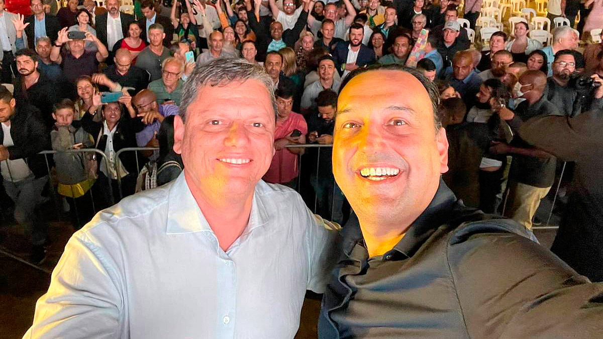 Ao lado do vice, Felicio Ramuth, responsável por ações na cracolândia/Reprodução/Facebook