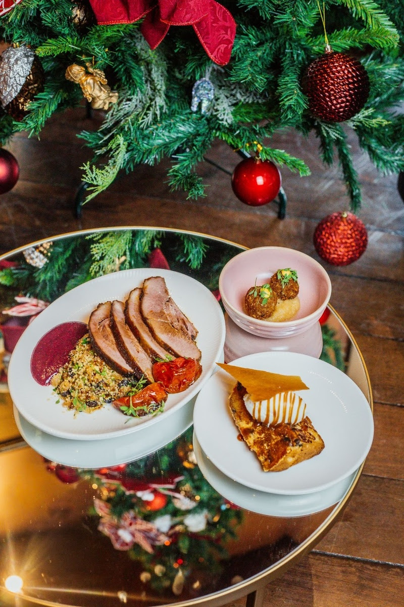 Um dos cafés mais tradicionais do Centro Histórico, o Café Girondino celebra o Natal com decoração temática e clima acolhedor. Foto: Divulgação