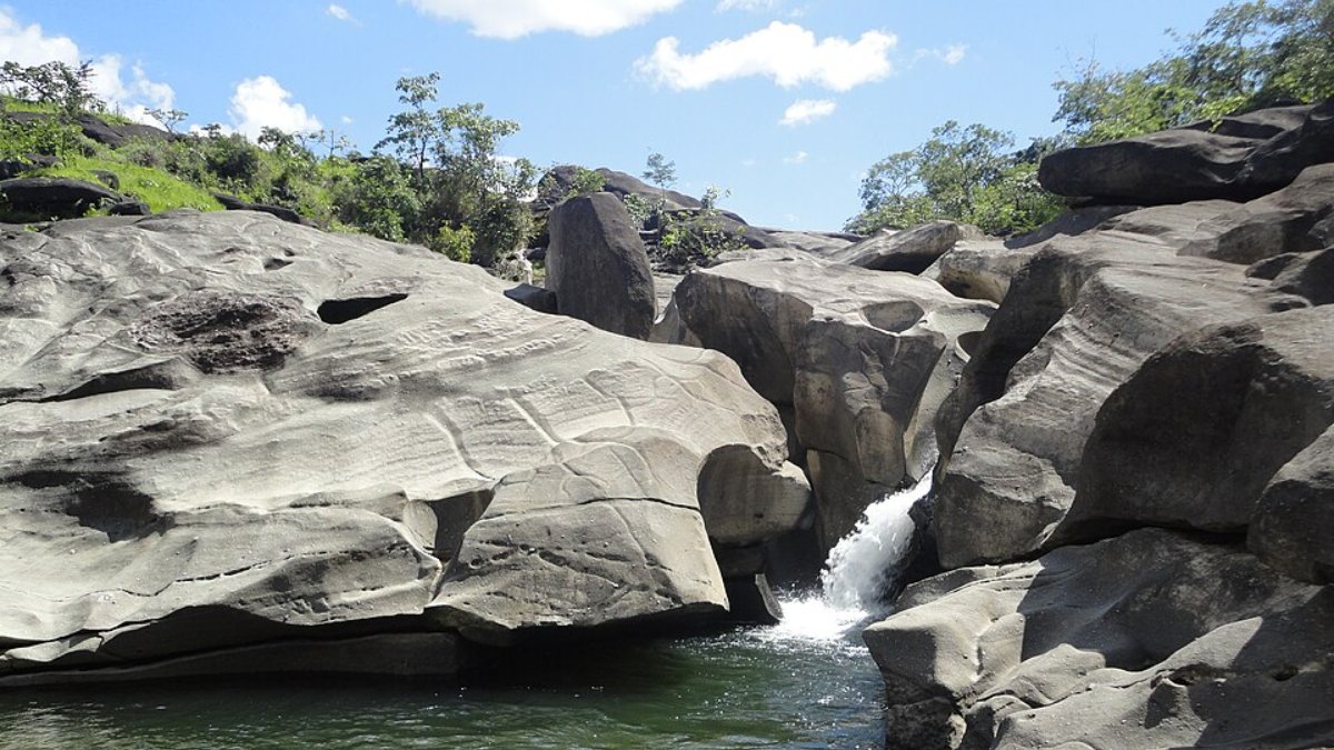 A poucos quilômetros de Alto Paraíso, o Vale da Lua é um dos pontos turísticos mais famosos e místicos da Chapada dos Veadeiros (Foto: Cristiamara Giordani/Wikimedia Commons)
