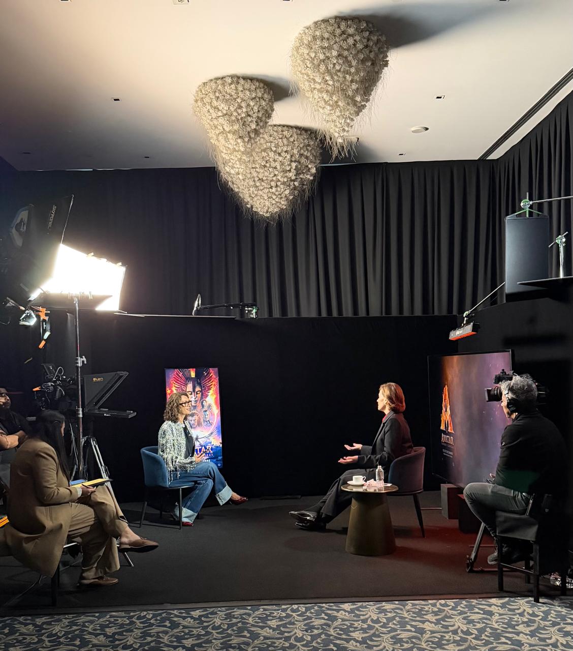 Cátia Fonseca e Sigourney Weaver durante entrevista exclusiva no México.
