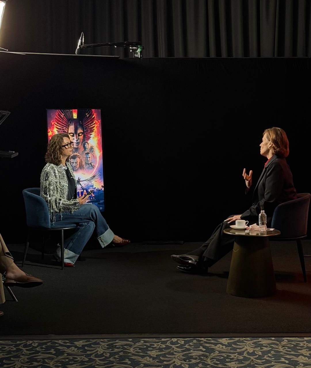 Bastidores de entrevista conduzida por Cátia Fonseca.