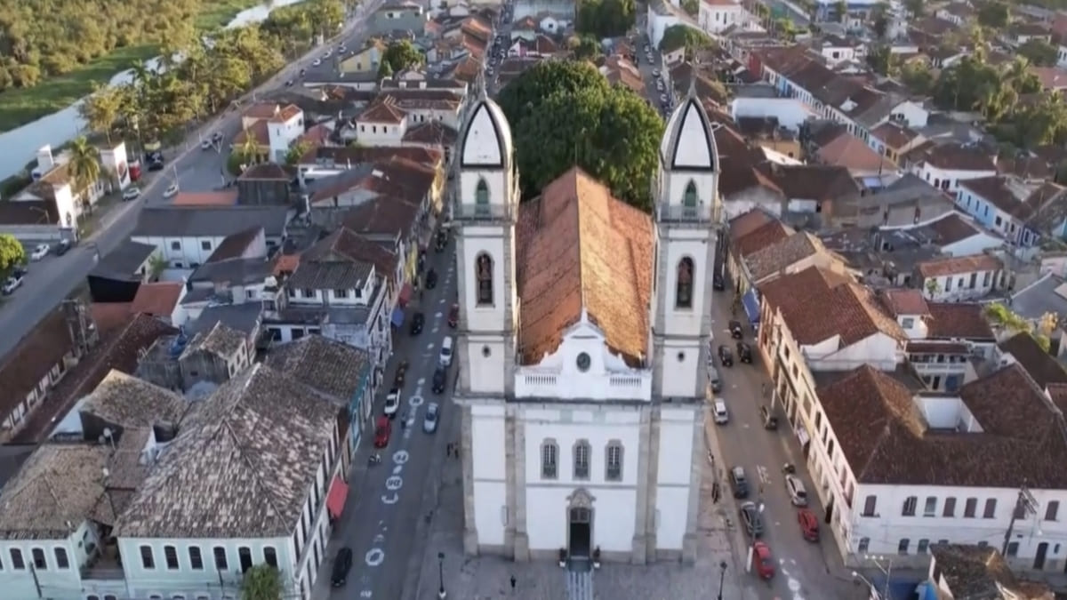 A igreja senhor do bom Jesus é um dos símbolos do município de Iguape - Reprodução/YouTube