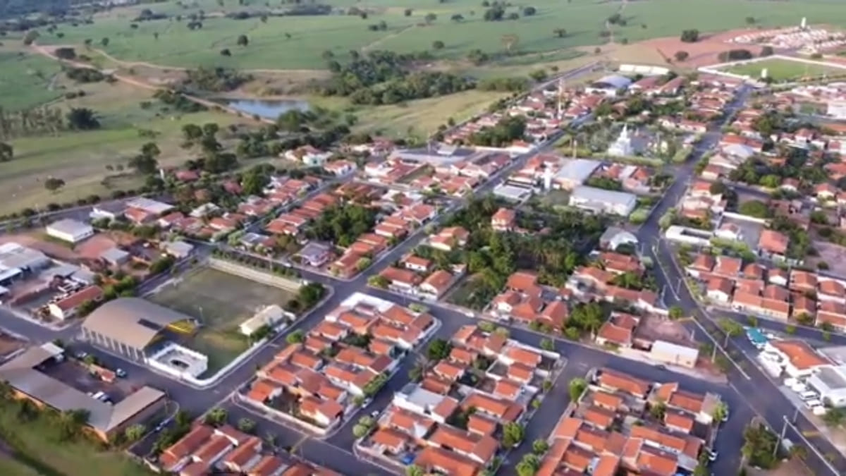 A cidade possui pouco mais de mil habitantes, segundo o último levantamento do IBGE em 2022 - Reprodução/YouTube