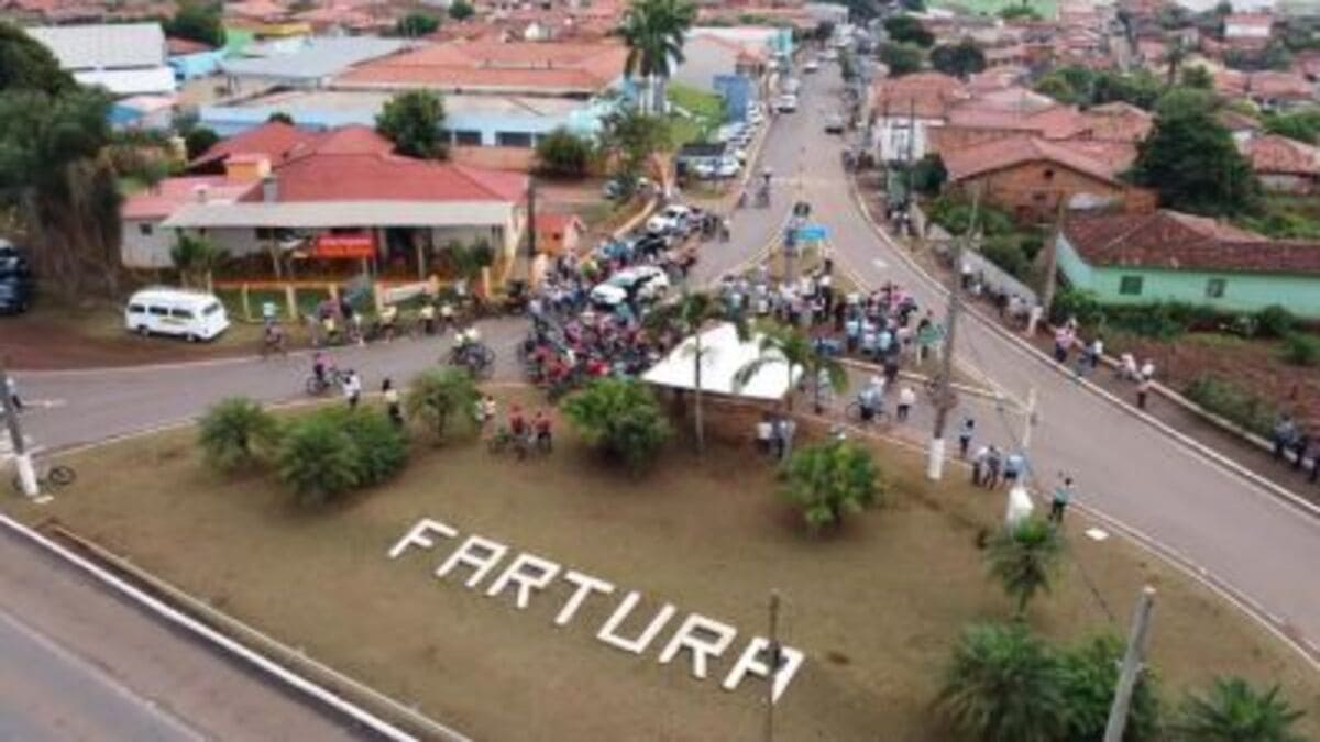 Fartura: Situada no Vale do Paranapanema, o nome reflete a fertilidade das terras e dos rios ricos em peixes, explorados pelos índios Caiuá. A região era ideal para caça e coleta de frutas no período pré-colonial.