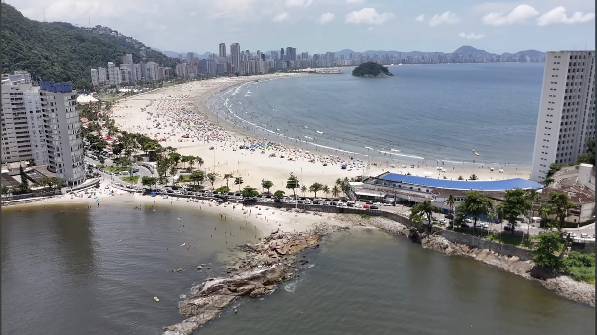 Praias de São Vicente atraem turistas durante todo o ano Reprodução/YouTube