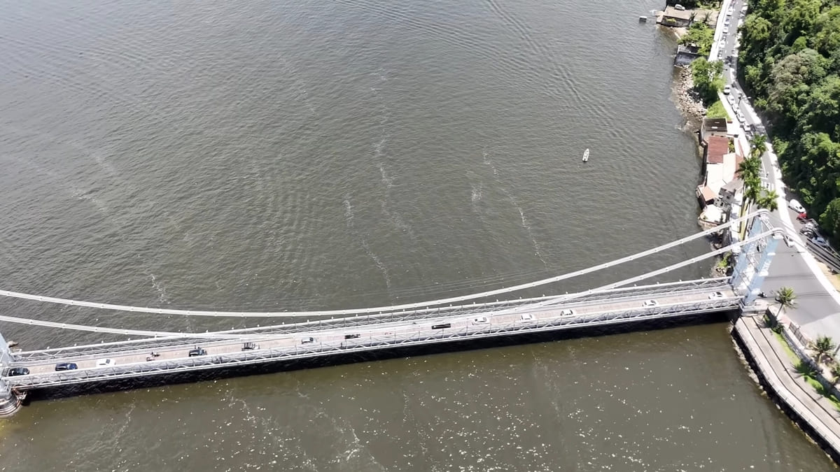 Ponte Pênsil é um dos cartões postais mais conhecidos do litoral paulista Reprodução/YouTube