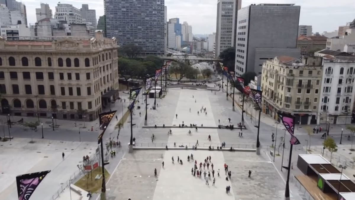 Vale do Anhangabaú reúne história, mobilidade urbana e espaços de convivência no centro. Reprodução/YouTube
