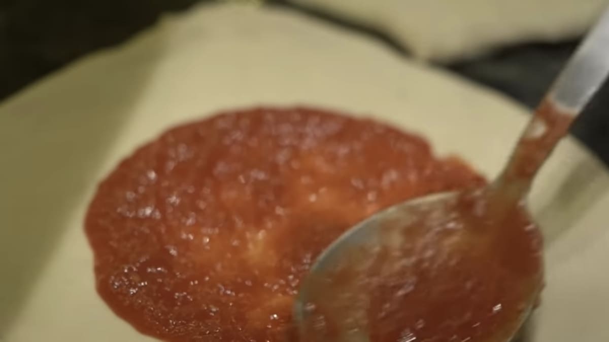 Fornos a lenha e massa artesanal fazem das pizzarias paulistanas referência mundial - Reprodução/YouTube