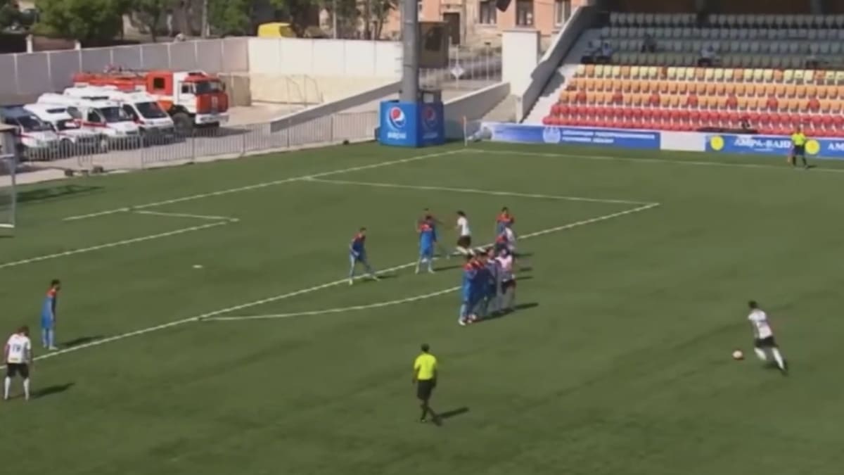 Cena do torneio que une futebol, cultura e diversidade - Reprodução/YouTube Última Divisão