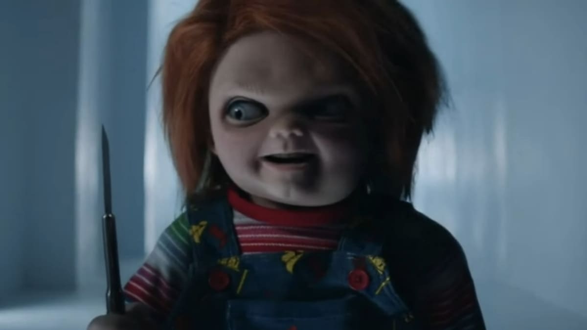 O Culto de Chucky (2017) também está no Star+ e na Netflix, reunindo personagens clássicos da franquia em um hospital psiquiátrico. - Reprodução/YouTube