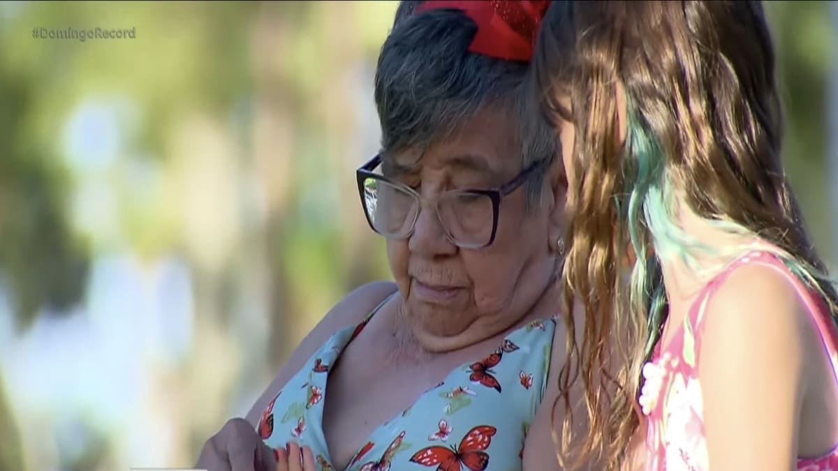 A idosa viveu cerca de 50 anos em um hospital antes da adoção Reprodução/YouTube A história