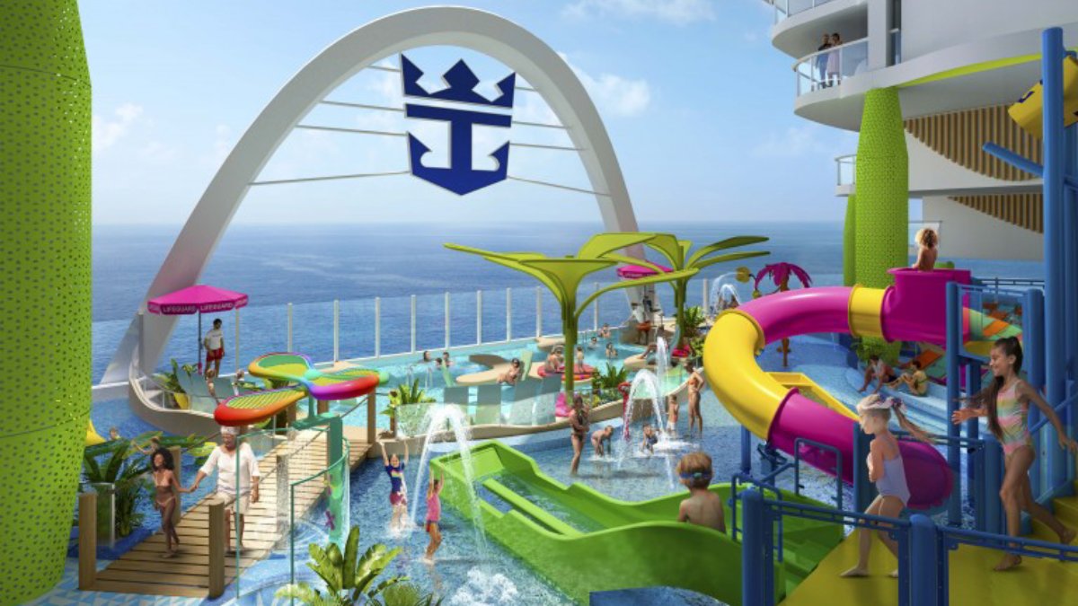 Por dentro, funciona como uma cidade flutuante, com serviços e atrações operando sem parar