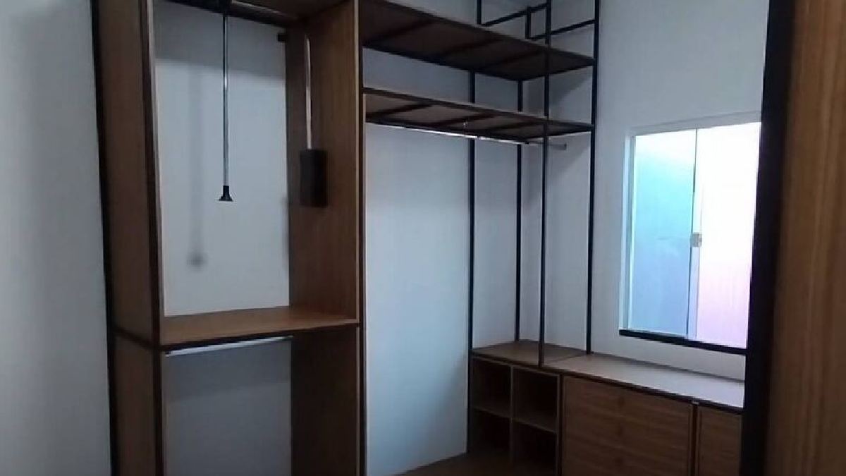 O aço usado em móveis é altamente reciclável e pode ser reaproveitado inúmeras vezes | Reprodução YouTube | MarluceAlmeida Poc Design