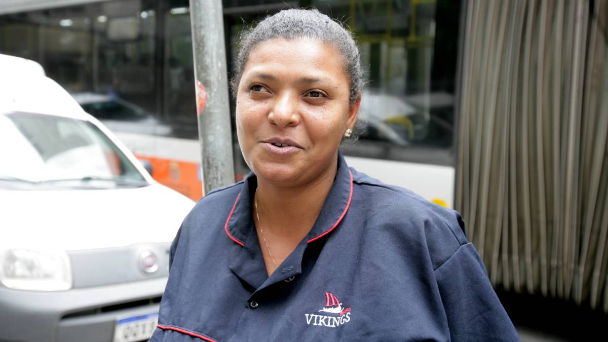 "Espero que melhore a educação e a moradia, principalmente a moradia, porque tem muitas pessoas em situações de ruas, e o salário", diz a auxiliar de limpeza Jeny.