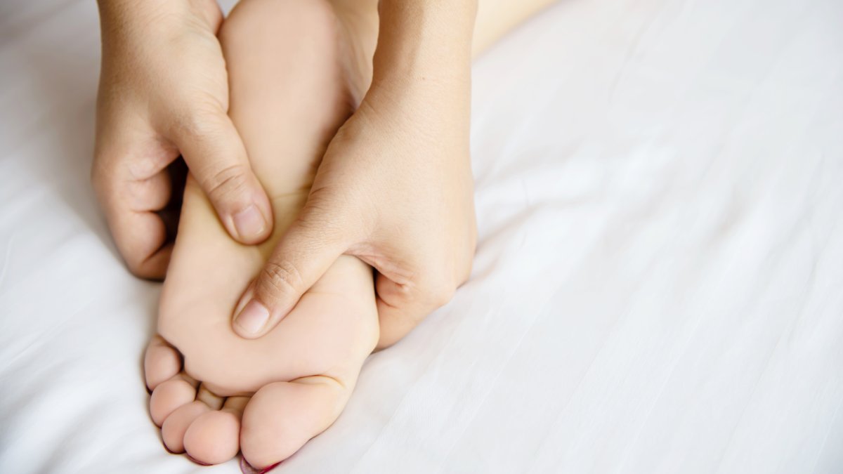 A massagem suave melhora o fluxo sanguíneo e pode acelerar a recuperação física, com sensação de bem-estar