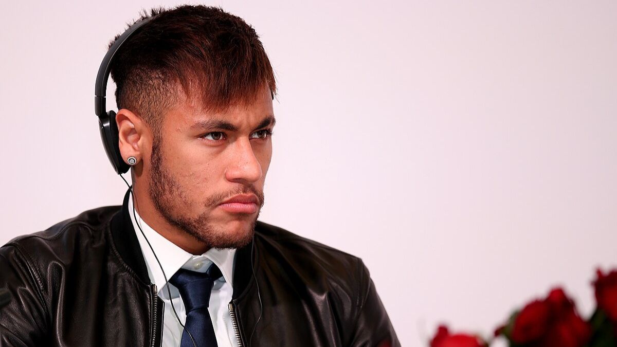 Segundo o portal Purepeople, Neymar prefere perfumes com notas amadeiradas (Foto: Doha Stadium Plus Qatar/Wikimedia Commons)