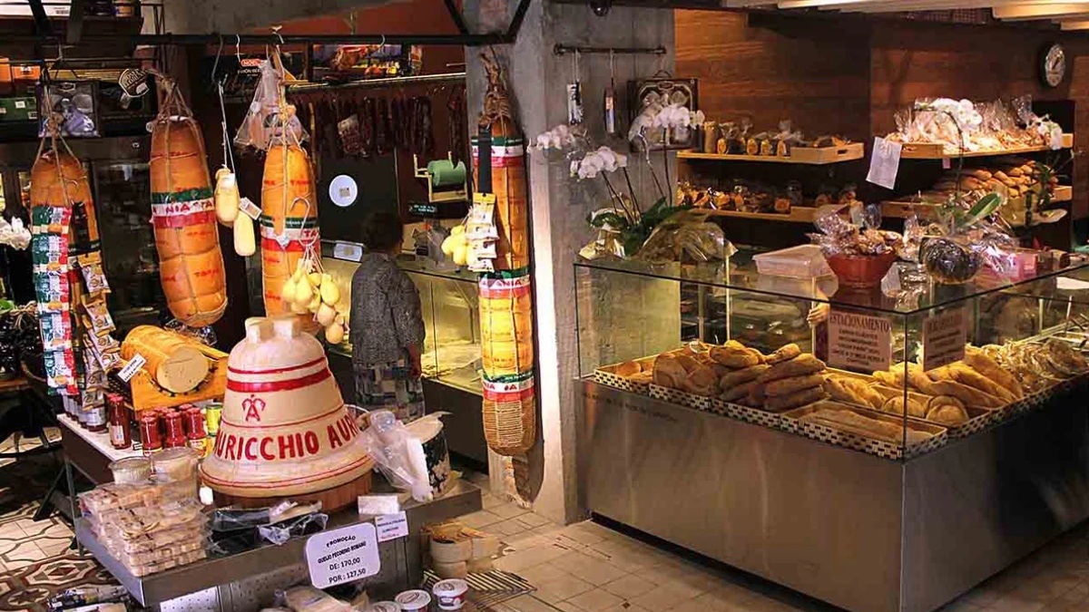 Basilicata Mais uma abrigada na Bela Vista, a Basilicata foi fundada pelas famílias Lorenti e Laurenti em 1914 e expandiu sua operação para restaurante e empório, mas sem perder o foco no seu lendário pão italiano - (Divulgação)