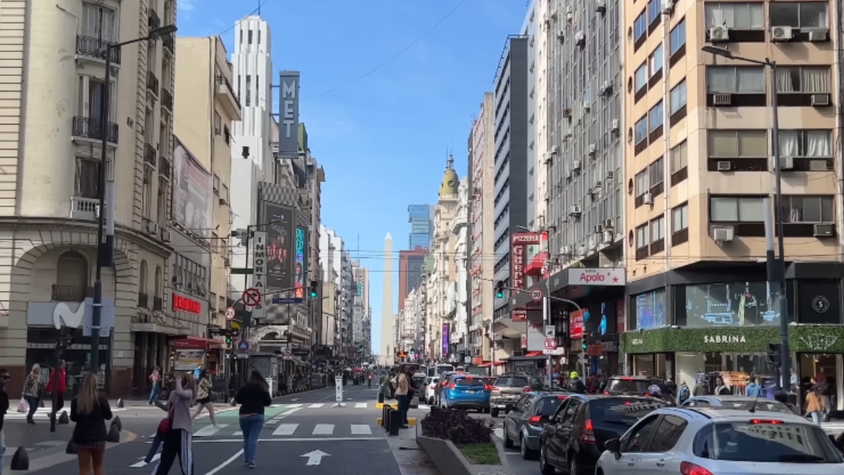 Ascensão da capital argentina pode ser atribuída a uma combinação de fatores que encantam os viajantes - (Reprodução/YouTube)