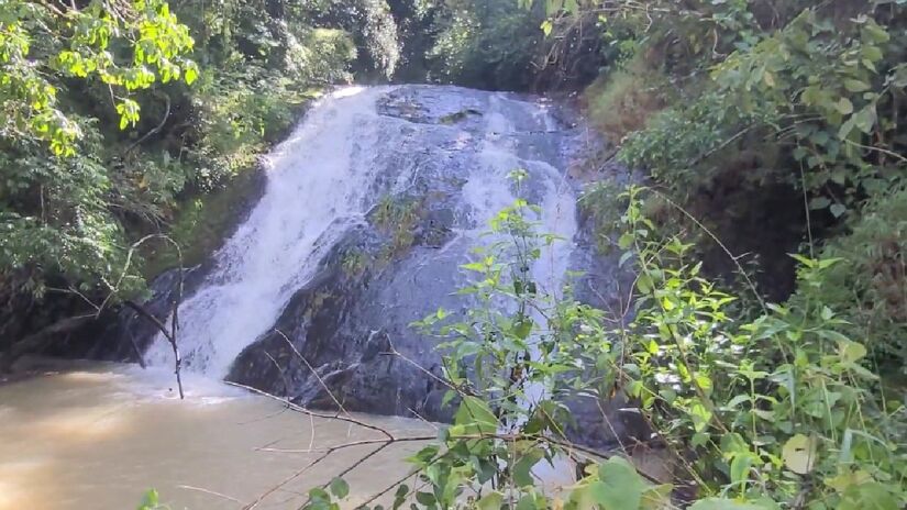 O local é atendido pela SP-342, que liga São Paulo a Minas Gerais, na encosta da Serra da Mantiqueira - (Reprodução/YouTube)
