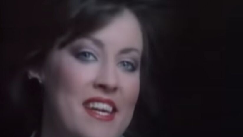 10. Walking on Sunshine - Katrina e The Waves (1983/1985)