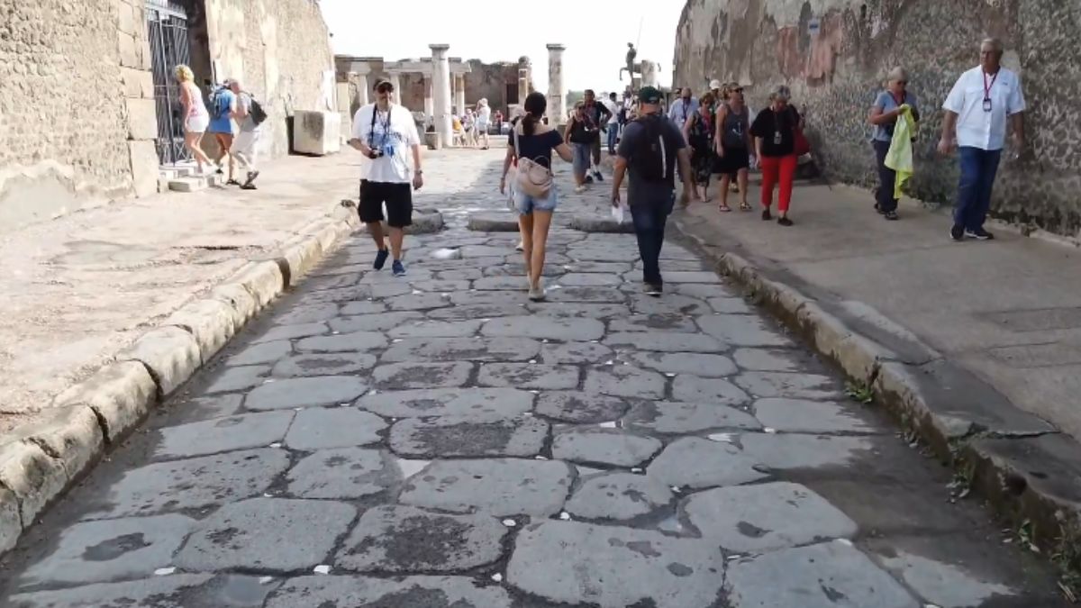 Na Roma antiga, era comum adotar soluções que facilitassem o deslocamento após o anoitecer, em um período sem iluminação elétrica (Foto: Reprodução YouTube/GoEuropa|Daniel Ribeiro)