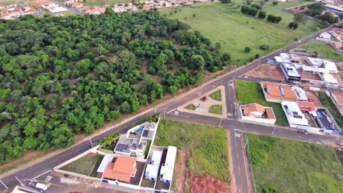 Esse cenário pertence a Monte Alegre de Minas, no Triângulo Mineiro, município que construiu sua identidade a partir da simplicidade, da hospitalidade e de uma economia ligada ao campo
