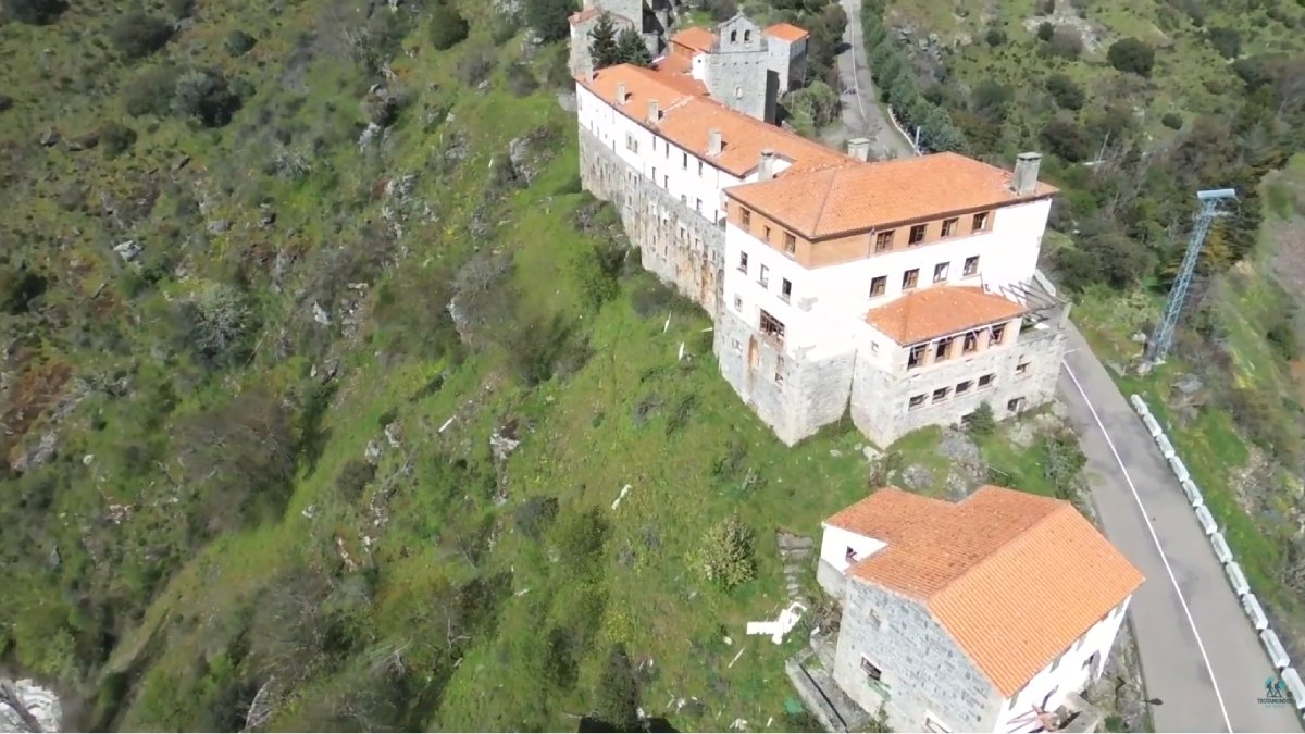 O vilarejo fica em Zamora, perto da fronteira com Portugal, e o plano prevê revitalização em etapas com preservação arquitetônica