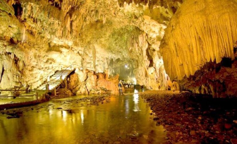 Caverna do Diabo (Gruta da Tapagem): A maior caverna do estado de São Paulo oferece um trajeto guiado por galerias repletas de estalactites e estalagmites em formações rochosas de 600 milhões de anos - (Divulgação/Secretaria do Meio Ambiente)