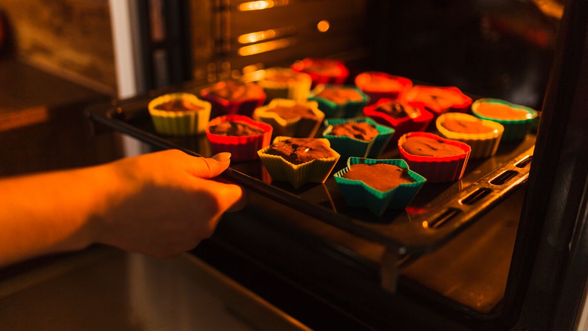 Mas não fique desapontado: equipamentos mais modernos também ganham espaço nas cozinhas brasileiras (Fotos: Freepik)