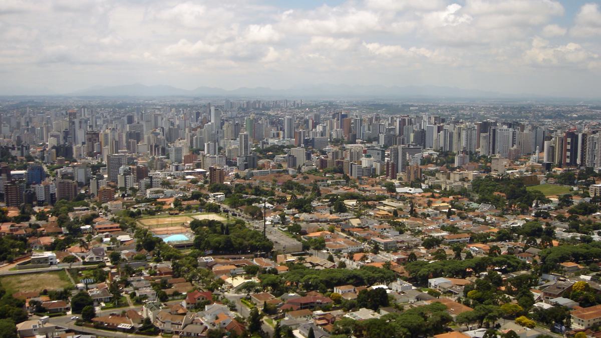 De acordo com o IPS Brasil 2025, Curitiba (PR) ocupa a primeira posição entre as capitais brasileiras com melhor qualidade de vida (Foto: mariordo59/Wikimedia Commons)