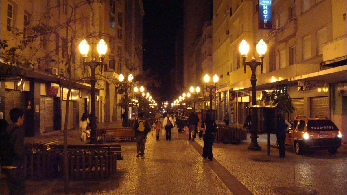 O modelo adotado ao longo dos anos contribuiu para bons resultados em educação, saúde e geração de empregos, além de uma economia diversificada (Foto: Eugeni Dodonov/Wikimedia Commons)