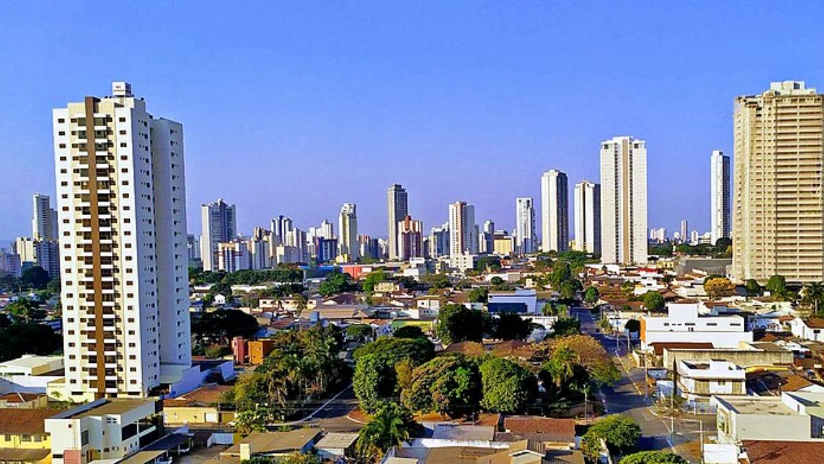 A arborização da cidade gerou o apelido de "Oásis Verde" (Foto: Boaventuravinicius/Wikimedia Commons)