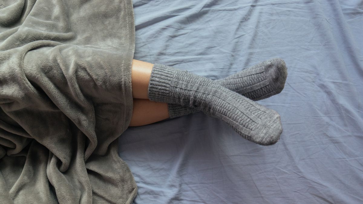 Mas essas medidas sob as solas dos pés devem ser aplicadas com cautela (Fotos: Freepik)