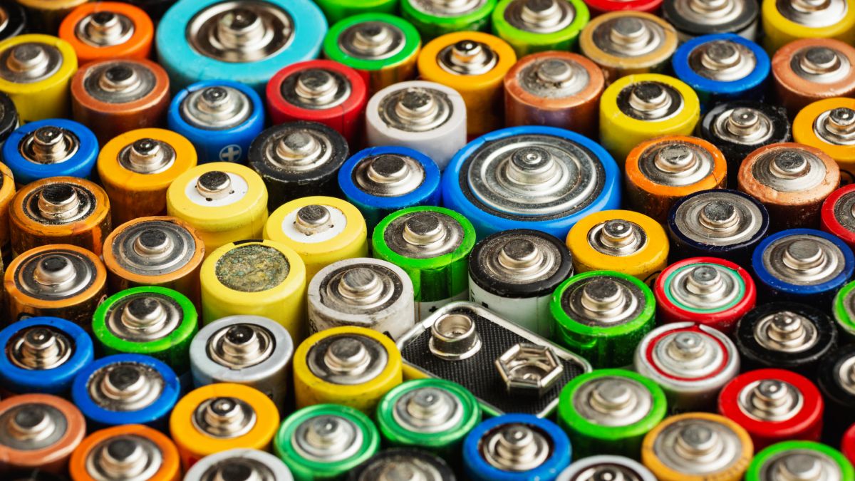 Essas fontes de energia possuem materiais valiosos como zinco, manganês e níquel