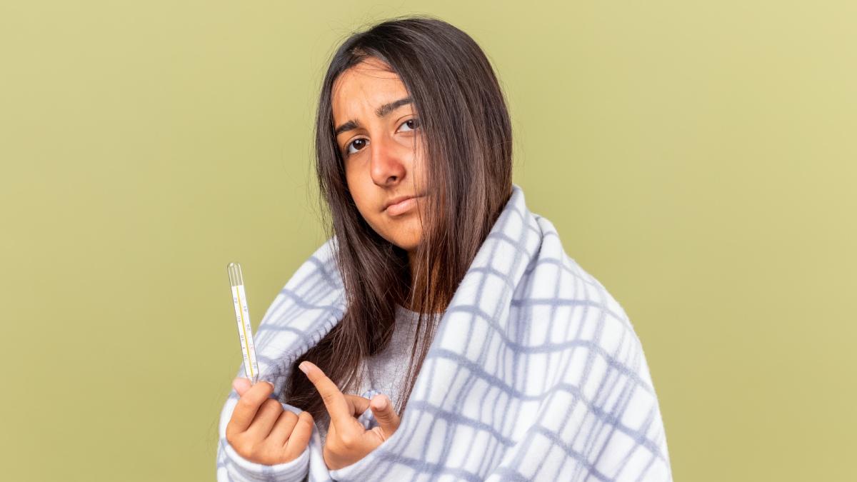 Paracetamol e ibuprofeno podem aliviar febre, dor de cabeça e dores no corpo, mas não são soluções diretas para congestão nasal e tosse.