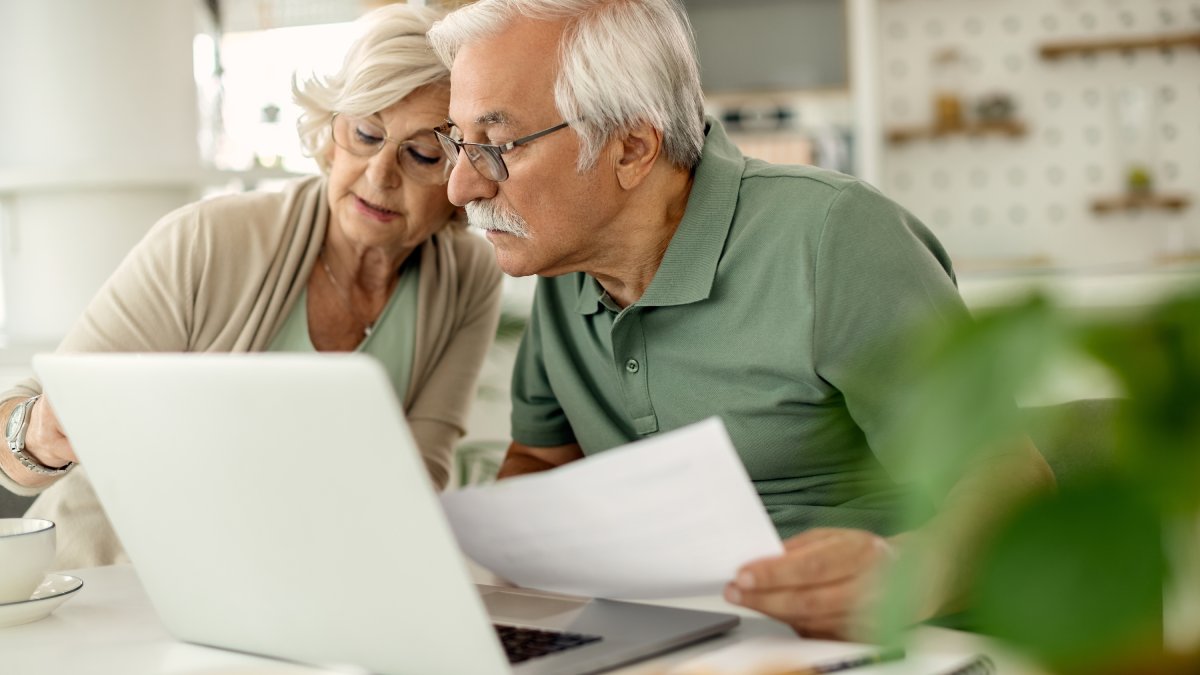 A partir dos 60 anos, o cidadão passa a ser oficialmente considerado idoso e passa a ter acesso a uma série de direitos garantidos por lei - (Freepik)