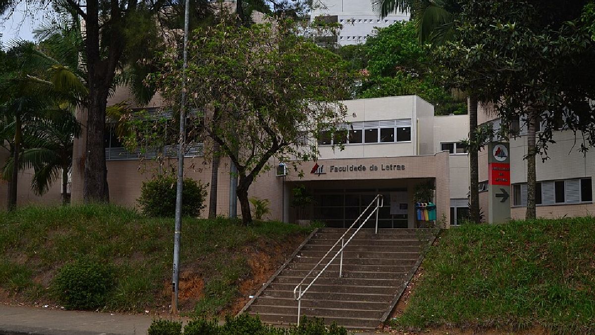 A cidade também sedia sua própria universidade, a Universidade Federal de Juiz de Fora, construída em 1960 (Foto: Dedalos19 / Wikimedia Commons)