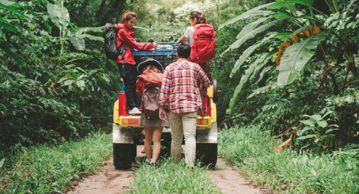Apesar de as trilhas serem mais numerosas longe das grandes cidades, existem opções a poucas horas de viagem