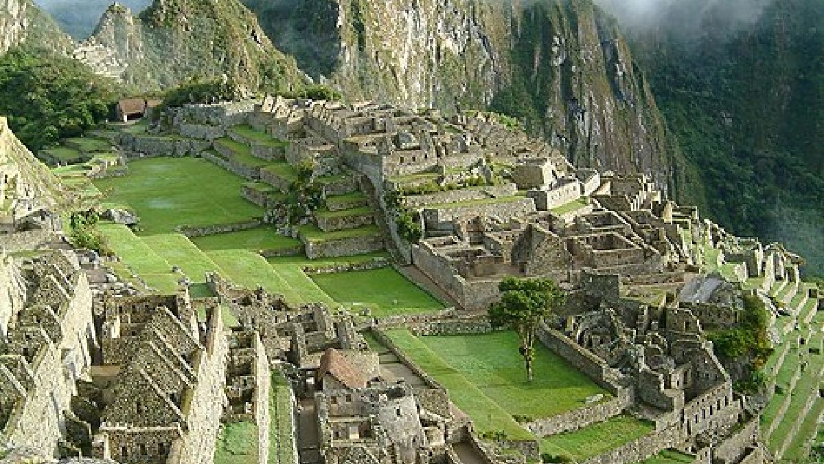 Cidade é porta de entrada para outros pontos turísticos peruanos, como Machu Picchu (Foto: Allard Schmidt / Wikimedia Commons)