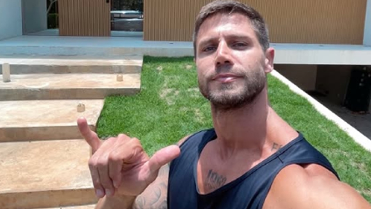 Localizada na luxuosa região de Alphaville, o imóvel possui área gourmet, integrada ao lazer e é um ambiente voltado para encontros e momentos compartilhados, algo que sempre fez parte da rotina do ex-BBB.