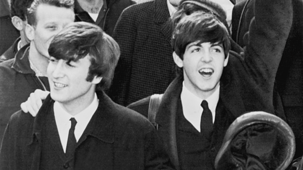 Morando no emblemático edifício Dakota, no Upper West Side, Lennon encontrava ali algo raro para uma estrela do seu tamanho, privacidade e silêncio (Foto: Bob Gruen/ Wikimedia Commons)