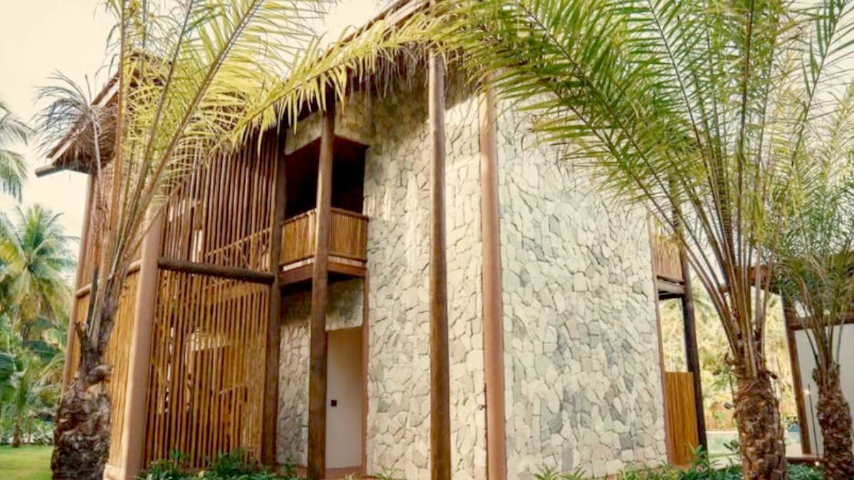 A residência dispõe de oito suítes distribuídas de forma a acomodar diferentes perfis de público