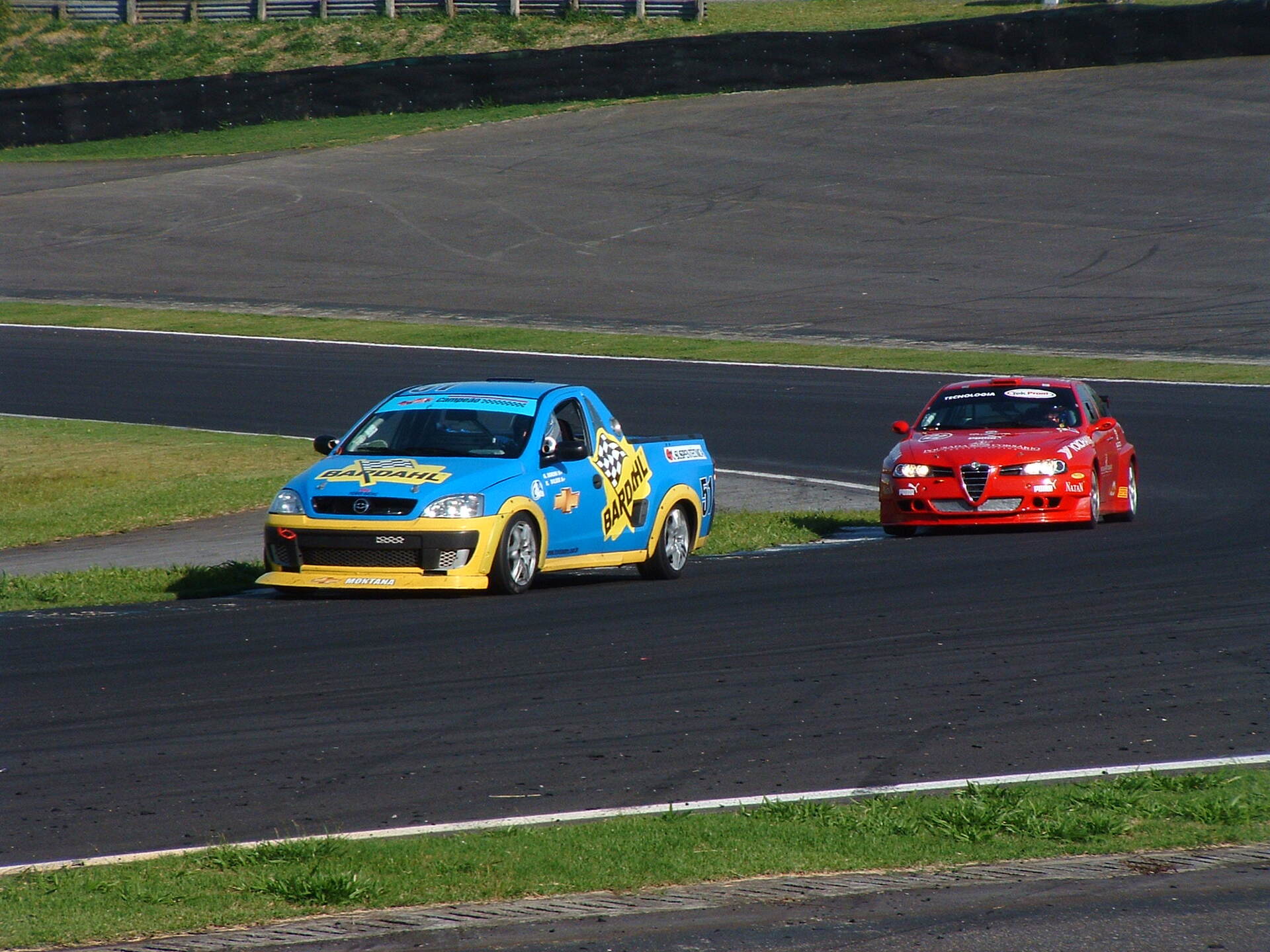 Mais do que uma competição, as Mil Milhas são um retrato fiel da evolução técnica, cultural e esportiva do automobilismo brasileiro ao longo de mais de seis décadas.