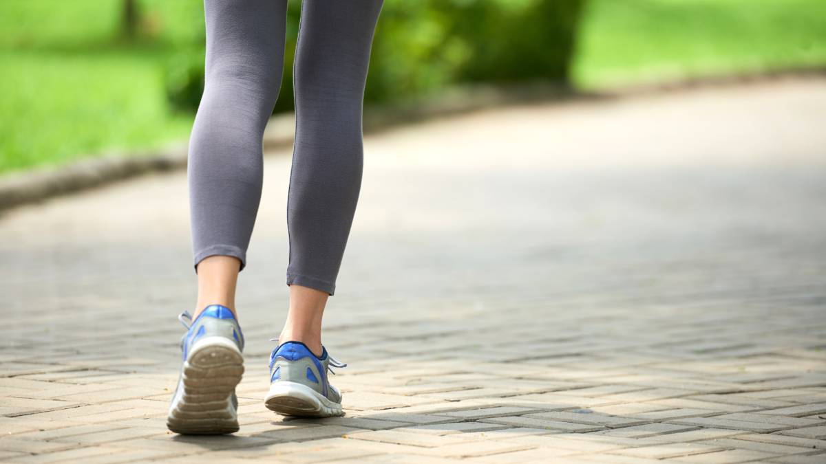 O hábito de caminhar traz benefícios para a beleza