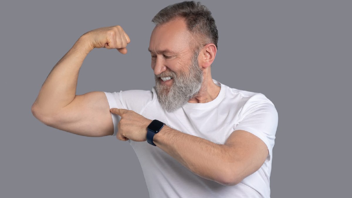 A prática de exercícios físicos é essencial para manter níveis saudáveis de testosterona no corpo, hormônio essencial para a saúde masculina