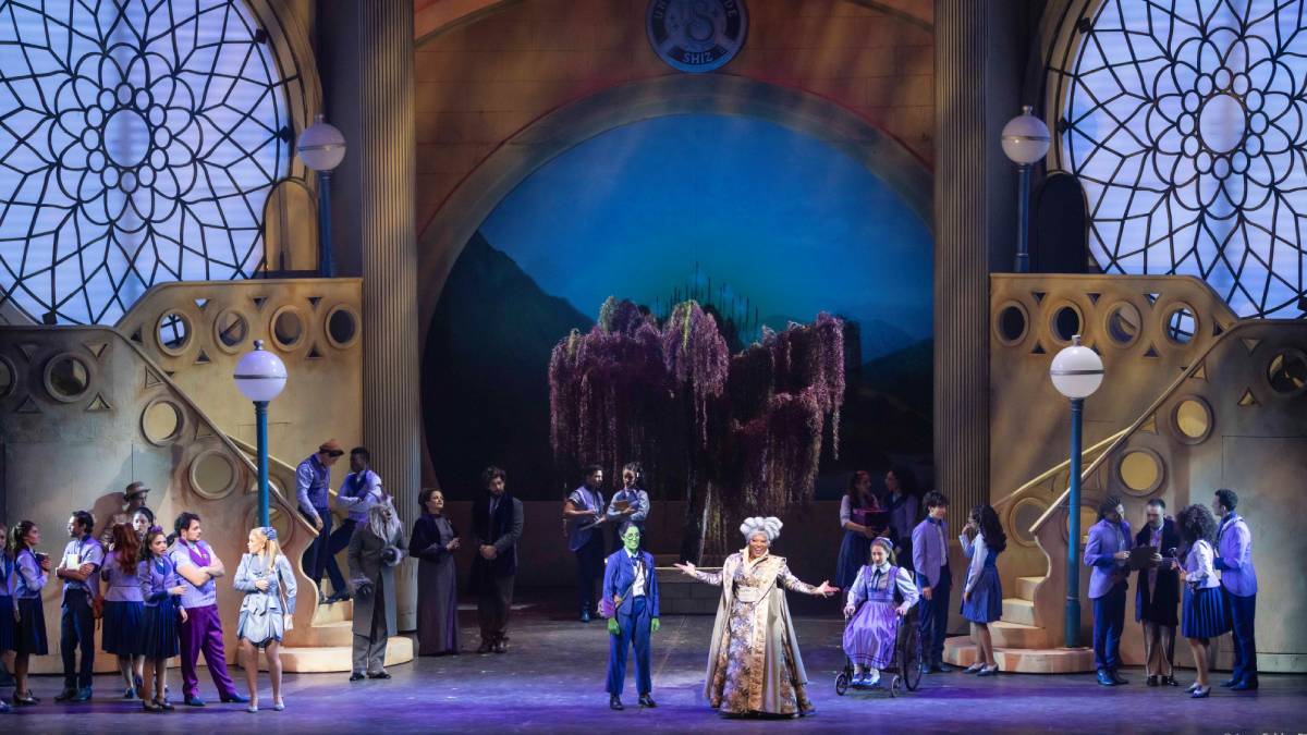 Acompanhando a história de amizade entre duas bruxas, Wicked estreará na cidade maravilhosa no dia 15 de julho, com sessões às quartas-feiras, quintas, sextas, sábados e domingos. 