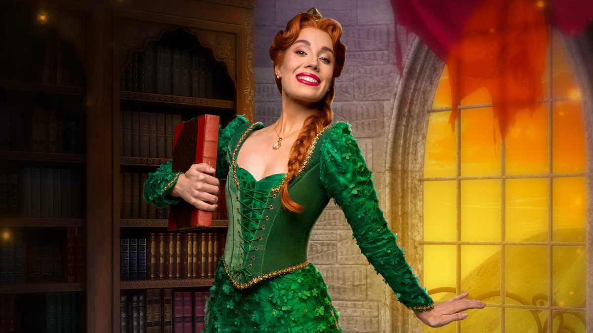Fotos oficiais dos figurinos que serão usados por Myra e Fabi na montagem, que ficará em cartaz no Teatro Renault, em São Paulo, a partir do dia 15 de abril, foram divulgados.